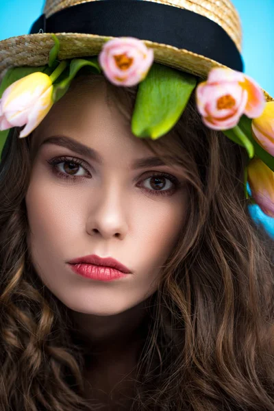 Attractive Young Woman Canotier Hat Beautiful Tulips — Stock Photo, Image