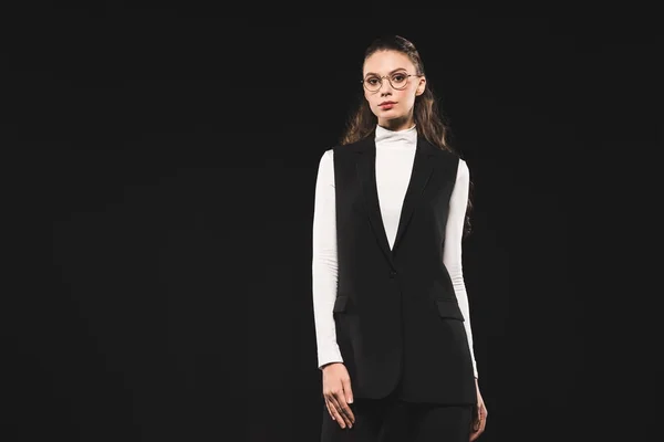 Hermosa Mujer Morena Gafas Vista Mirando Cámara Aislada Negro — Foto de Stock