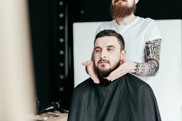 Cropped Image Barber Styling Customer Beard Barbershop — Stock Photo, Image