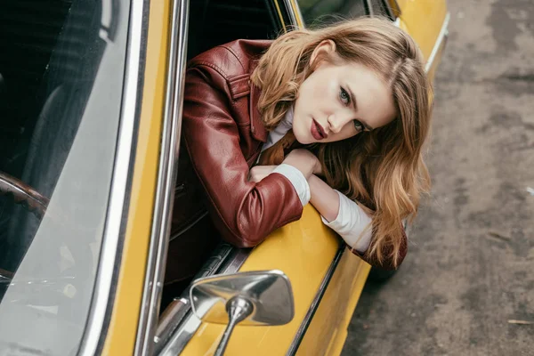 Attractive Stylish Girl Looking Camera Window Yellow Retro Car — Stock Photo, Image