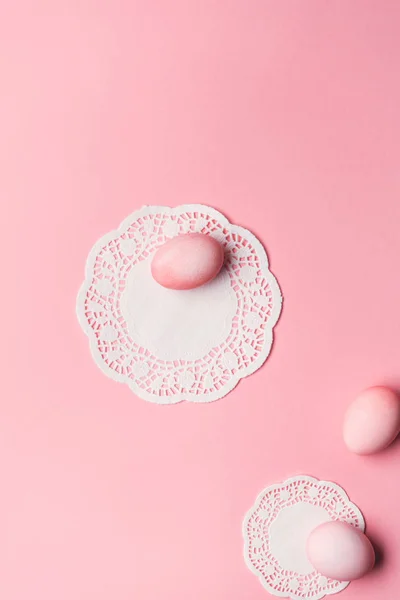 Easter eggs with lace napkins — Stock Photo