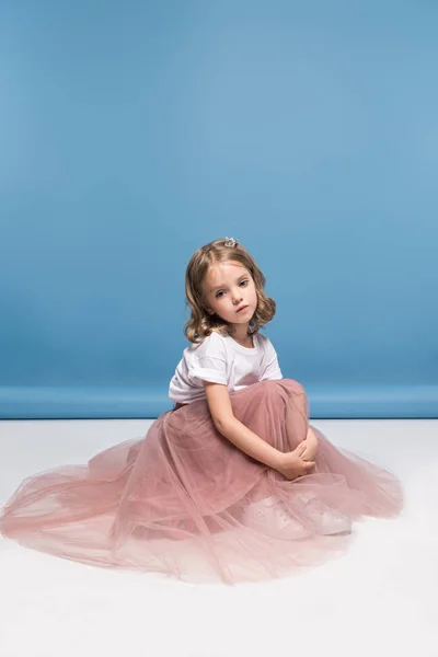 Little girl in pink skirt — Stock Photo