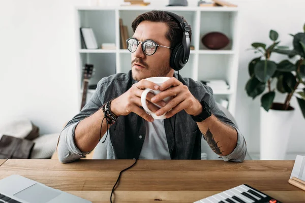 Drinking coffee — Stock Photo