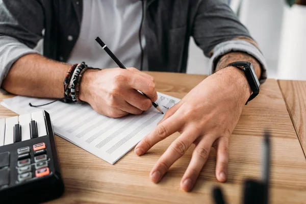 Músico escribir notas — Stock Photo