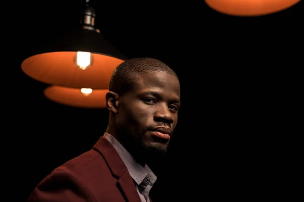 Homme afro-américain à la mode — Photo de stock