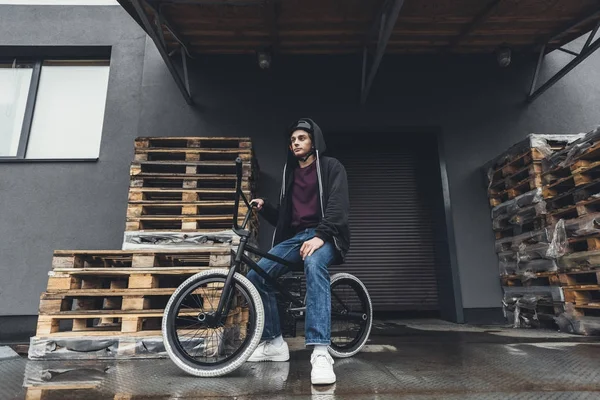 Bmx biker on street — Stock Photo