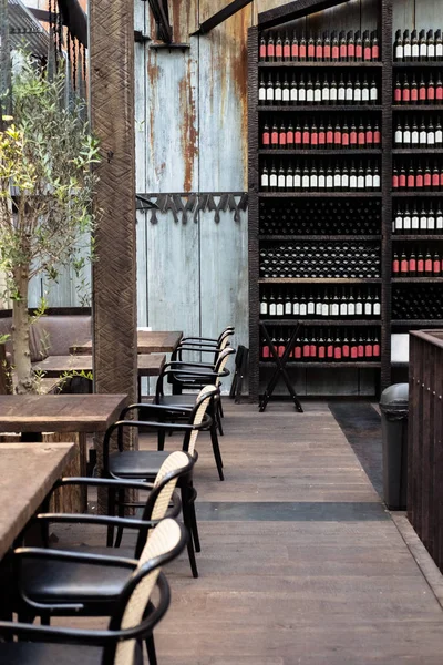 Interior of empty stylish decorated restaurant — Stock Photo