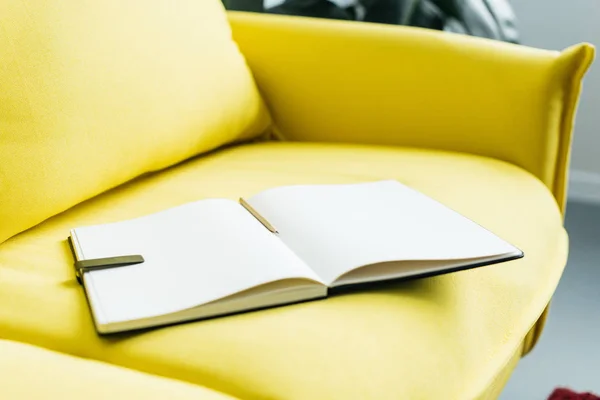 Close up view of empty textbook pages with pencil — Stock Photo