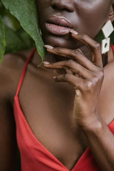 Attractive african american model with beautiful manicure — Stock Photo