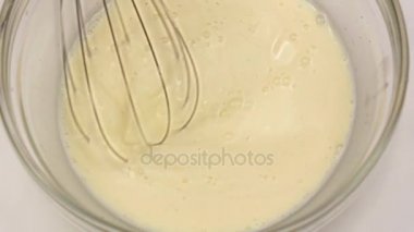 Hamur cam büyük levha, ağır çekim kırbaçlanan el çırpma teli