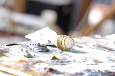 Petrol renk ve boya bir paleti