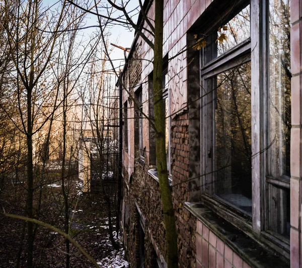Vista da janela em pripyati — Fotografia de Stock