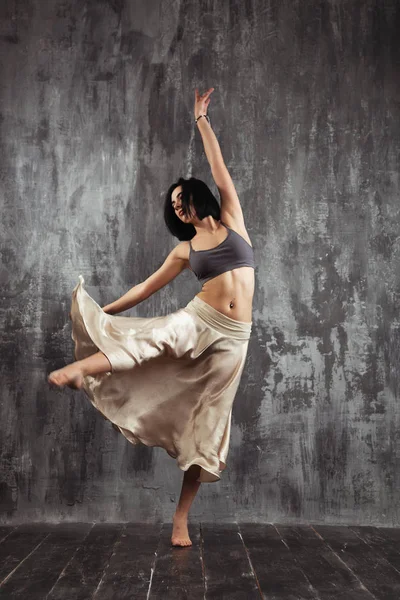 Прекрасный артист балета — стоковое фото
