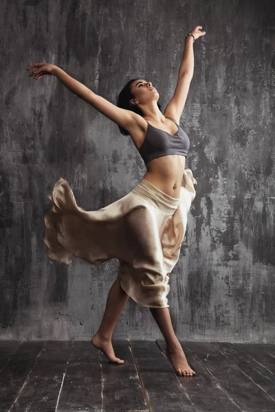 Hermosa bailarina de ballet — Foto de Stock