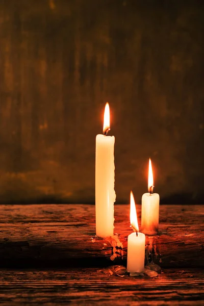 Candela Vecchio Tavolo Legno Quercia Bellissimo Sfondo Dorato Concetto Religione — Foto Stock