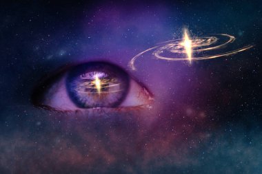 Yeni bir yıldız çemberine bakarken soyut göz konseptini kapat. Sonsuz uzay arka planında nebula tozu. Karışık ortam.
