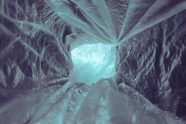 Piękne Abstrakcyjne Fioletowe Tło Tunelu Plastikowej Torby Celofanowej Żadna Koncepcja — Zdjęcie stockowe
