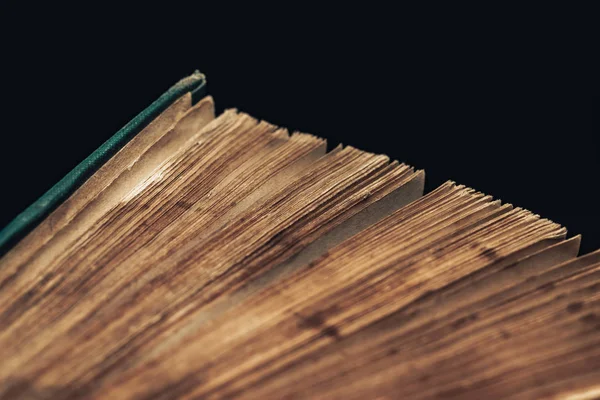 Zárja Ősi Könyv Forgatott Fekete Háttérrel Könyv Rossz Állapotban Van — Stock Fotó