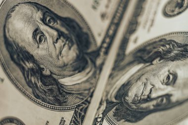 100 dolarla Franklin 'in yüzünü kapat. Amerikan, Amerikan doları nakit para geçmişi.