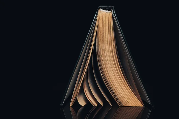 Прекрасний Стародавній Книжковий Візерунок Дизайну Книга Фоні Чорного Скляного Столу — стокове фото