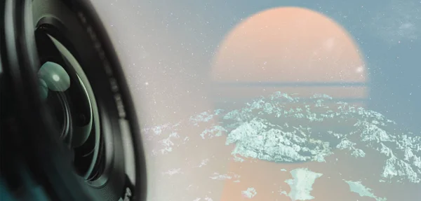 Mooie Camera Lens Met Geel Licht Van Glas Een Mountaine — Stockfoto