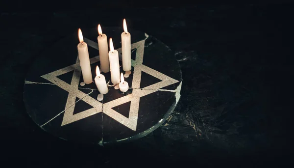 Six Burning Candles Star David Black Background — Stock Photo, Image