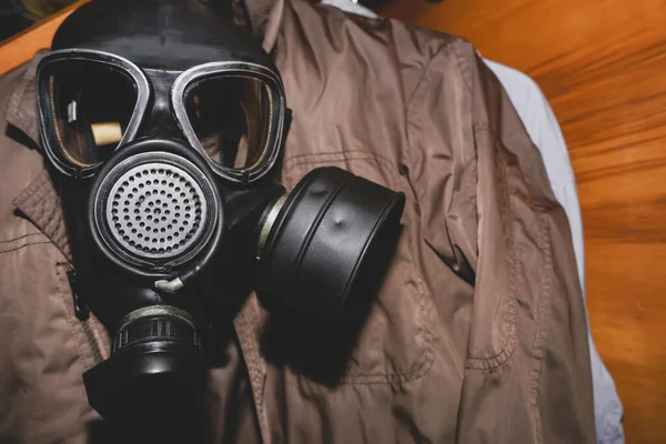 Close Open Old Closet Which Gas Mask Hangs Clothes Coronavirus — Stock Photo, Image