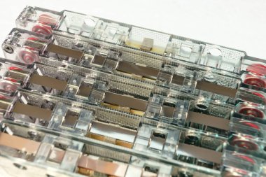 Güzel ses manyetik kaset kasetini kapat. Retro tarzı. 80 'ler. Makro görünüm.