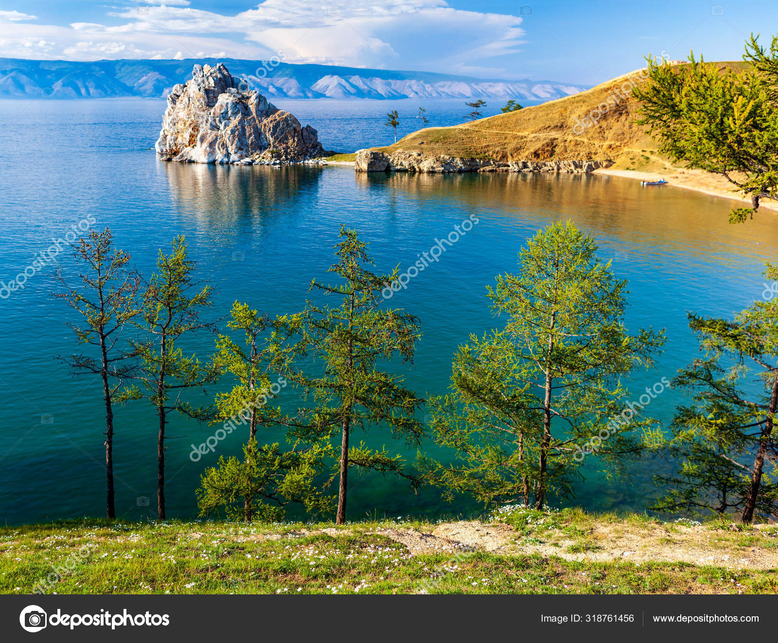 Озеро Байкал. Летний день — стоковое фото
