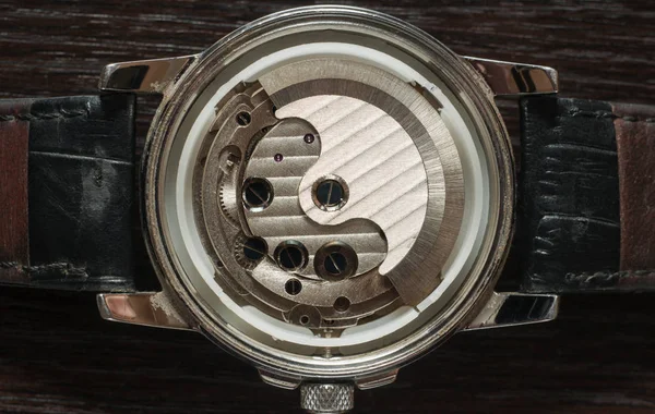 Ремонтные часы — стоковое фото