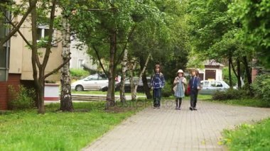 Okula, öğretim yılı başında çocuklar okul, okul dostluk, üç okul, ilk aşkı devam