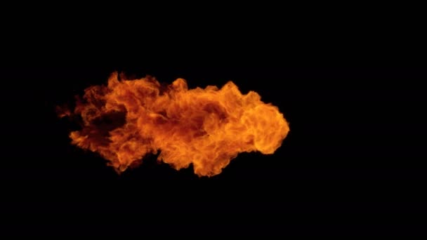 Explosion de boule de feu à grande vitesse de gauche à droite, lance-flammes au ralenti 