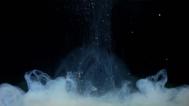 Belles Particules Liquide Déplaçant Verticalement Vers Haut Lignes Liquides Blanches — Video