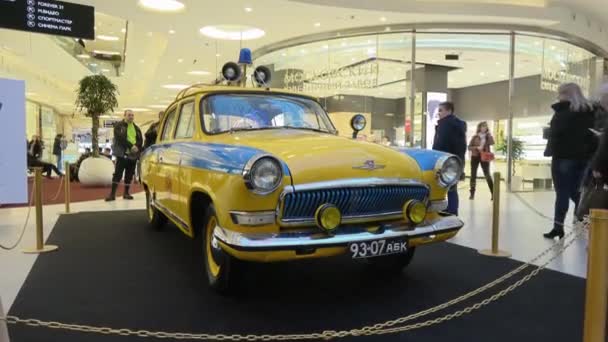 Russland Moskau April 2017 Ausstellung Alter Retro Autos Russischen Handelszentrum — Stockvideo