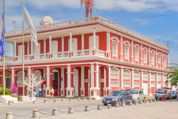Antiguos edificios coloniales en la Plaza Catedral de Granada, Nicaragua . —  Fotos de Stock