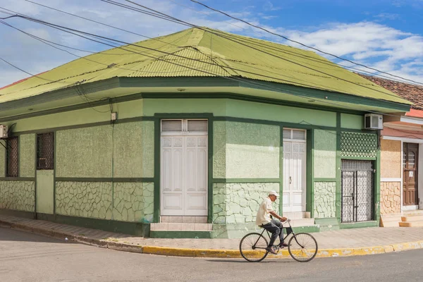 Facade of houses in the historic district Granada in Nicaragua — Stock Photo, Image