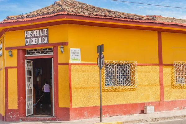 니카라과에서 그라나다 역사 지구에 있는 집의 외관 — 스톡 사진