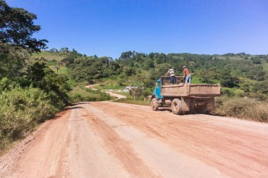 Honduras Dağları bölgesinde kırsal yol