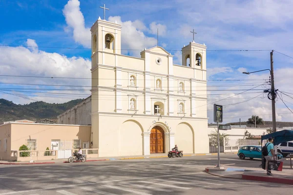 Katholieke kerk in Jalapa, Guatemala — Stockfoto