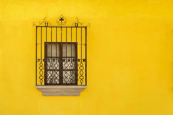 Détail architectural de la maison coloniale à Antigua Guatemala . — Photo