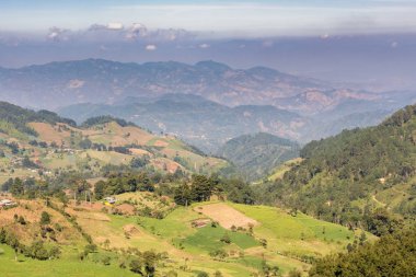 Kırsal Guatemala ve dağlık manzara