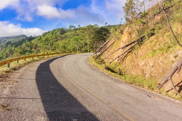 Vista sulla strada vicino a Valle de Angeles in Honduras — Foto Stock