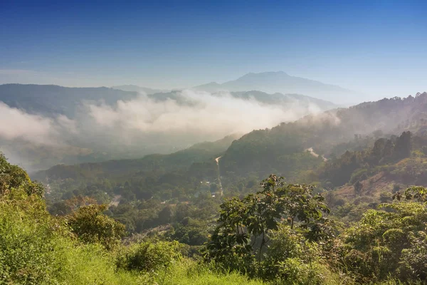 Estrada através das montanhas em Copan distrito de Honduras . — Fotografia de Stock