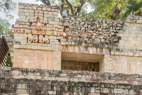 Piedras talladas en las ruinas mayas en Copán Ruinas, Honduras —  Fotos de Stock