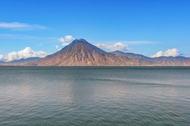 Resmi bir volkanın Lake Atitlan Panaja dan ' tarafında