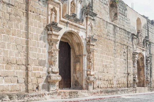 Muralla cerca del Hospital Hermano Pedro, Antigua Guatemala . — Foto de Stock