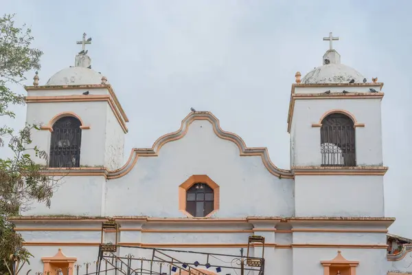 Iglesia en Central Park, Valle de Angeles antiguo pueblo minero español — Foto de Stock