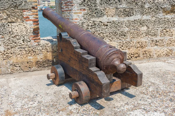 Cannon on the fortified walls of Cartagena de Indias in Colombia — Stock Photo, Image