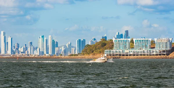 Silhuett av höga byggnader i Panama City, Panama — Stockfoto