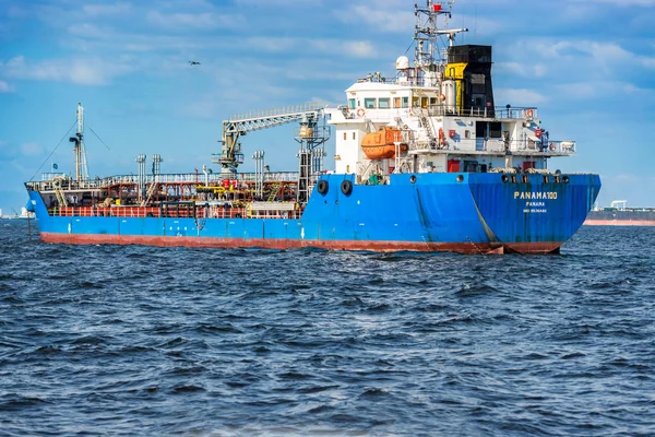 Barcos de carga na entrada do canal do Panamá lado Pacífico . — Fotografia de Stock